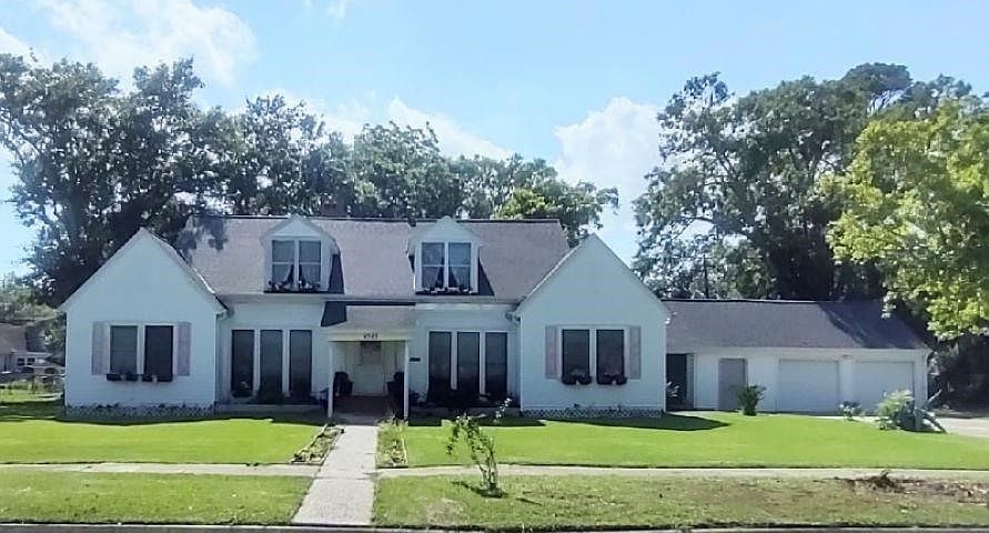 1st image of 4545 Evergreen Dr