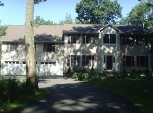 42 Cherokee Rd, Oxford, CT 06478