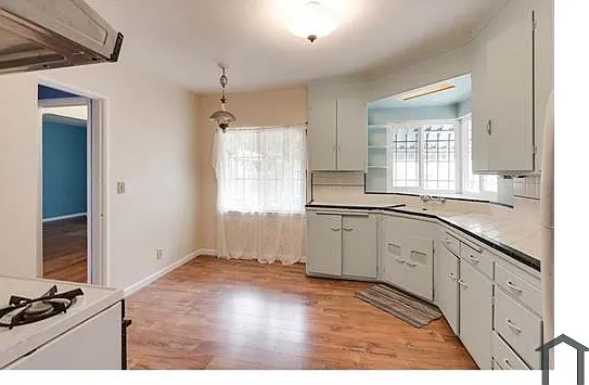 1 bed, 825 sqft, $2,385 — Photo 2