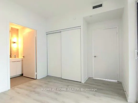 33 Helendale Ave #1312 — Photo 5
