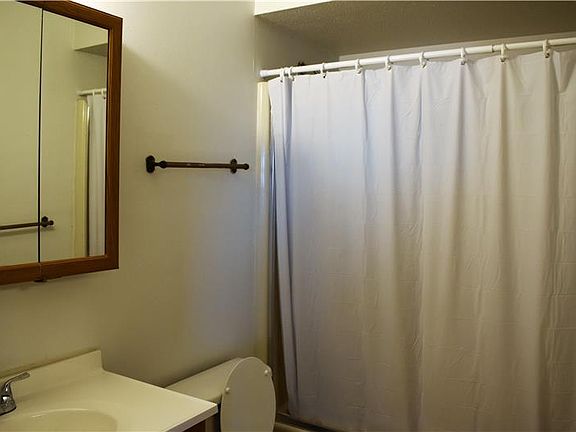 5th image of 230 Hallock Ave APT 31