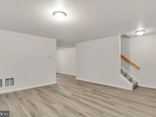 833 Gregs Dr, Harrisburg, PA 17111