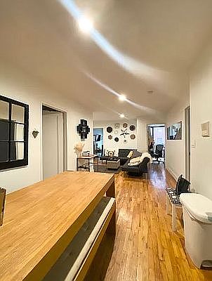 3rd image of 207 E 37th St APT 4A