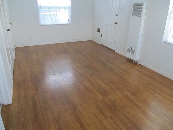 3rd image of 229 E Elmwood Ave APT D