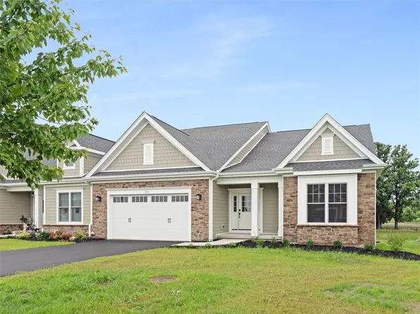 230 Cos Grande Hts #B71, Rochester, NY 14618