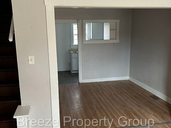 3rd image of 501 E Vine St