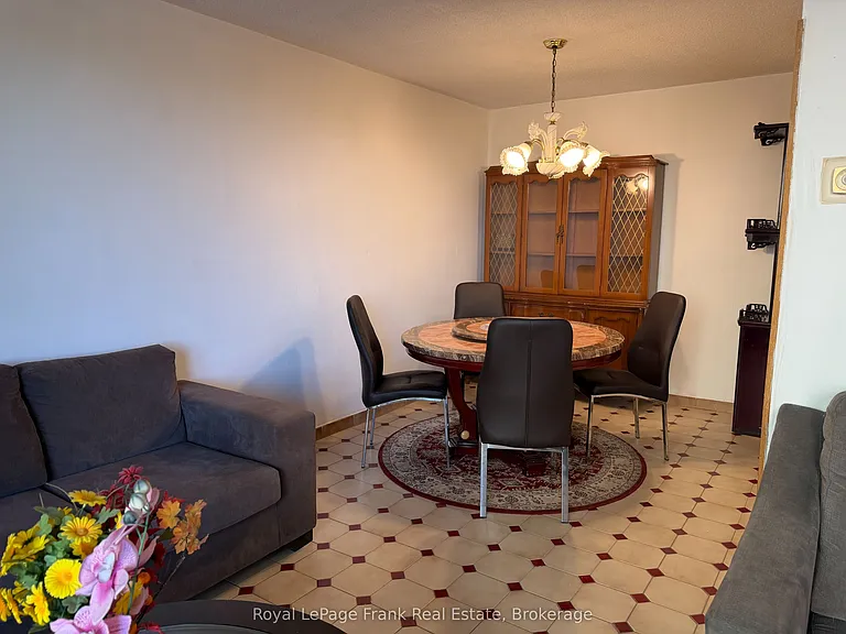 895 Kennedy Rd #402 — Photo 10