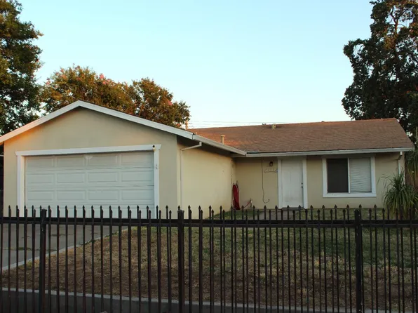 208 Arrowrock Rd, Sacramento, CA 95838