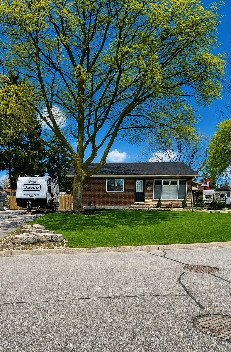 Building Photo - 7 Brier Cres #LOWER
