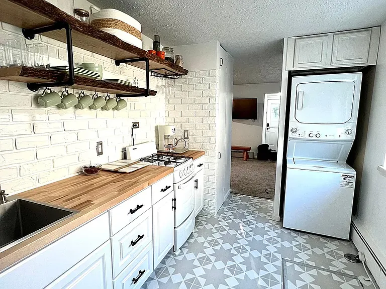 1208 Emmet St — Photo 2