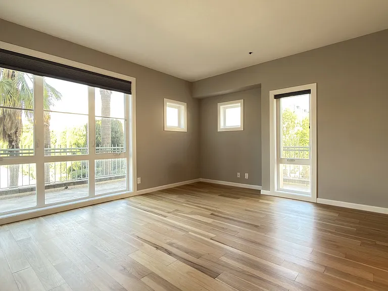 97 E Saint James St #27 — Photo 13