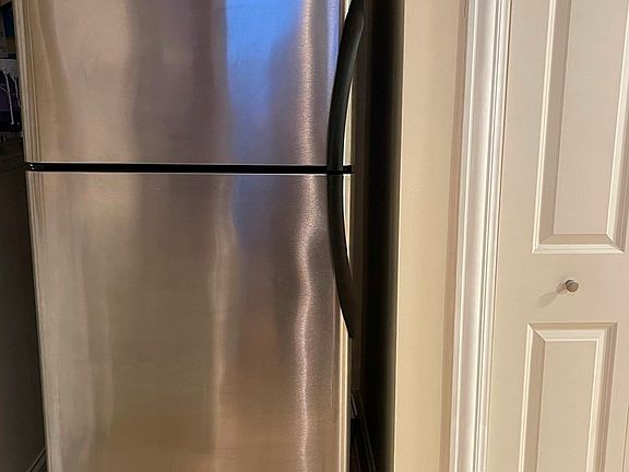 5th image of 7007 N Washtenaw Ave APT 2