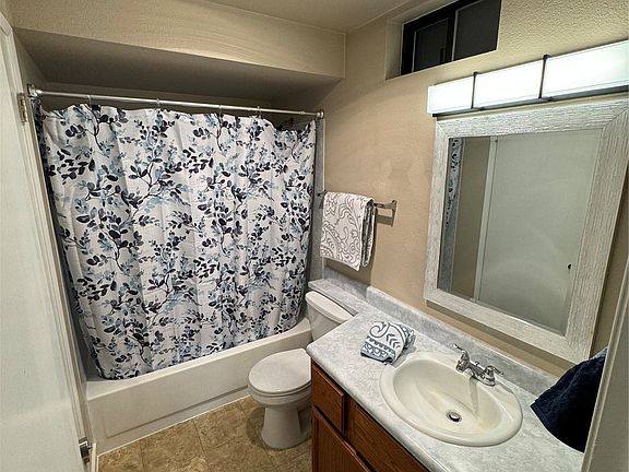 4th image of 595 Malibu Drive SE