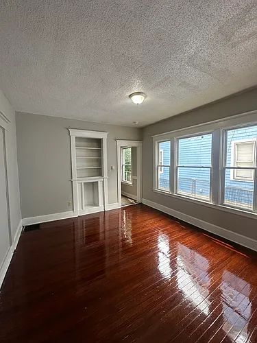 103 Sheffield Ave Photo 1