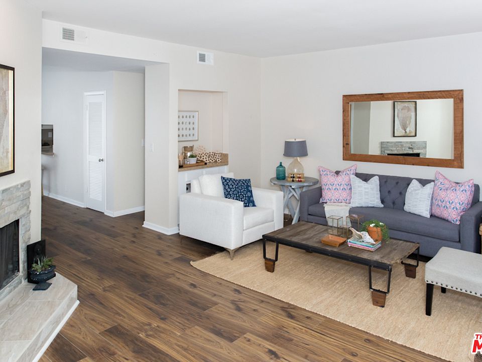 1st image of 11954 Mayfield Ave APT 2