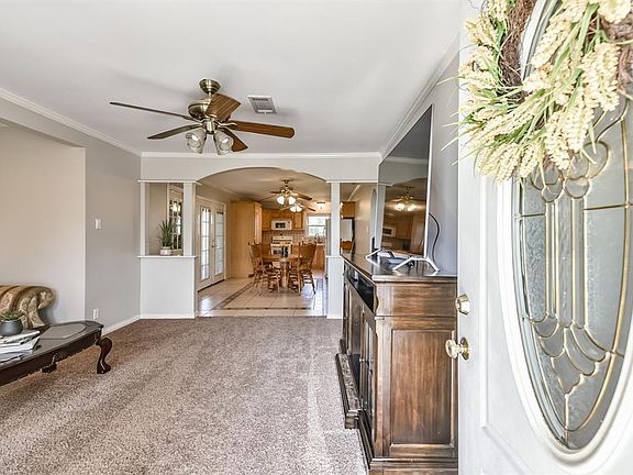 4th image of 3309 Thornwood Dr