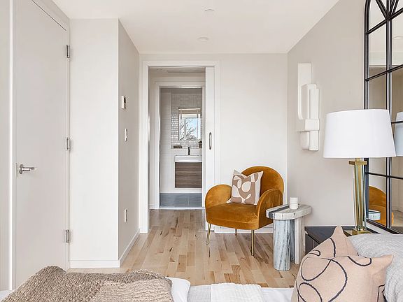 5th image of 1064 Hancock St #301