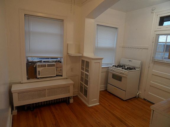 4th image of 1239 W North Shore Ave APT 3