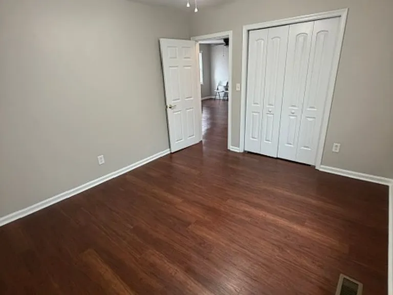 167 Brockwell Ave — Photo 12