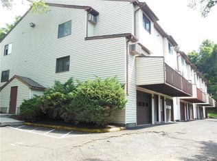 8 Scuppo Rd APT 12, Danbury, CT 06811