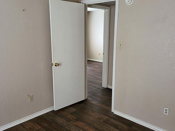 3rd image of 3715 Hulen Park Cir