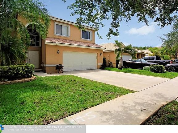 5th image of 1833 NW 208th Ter