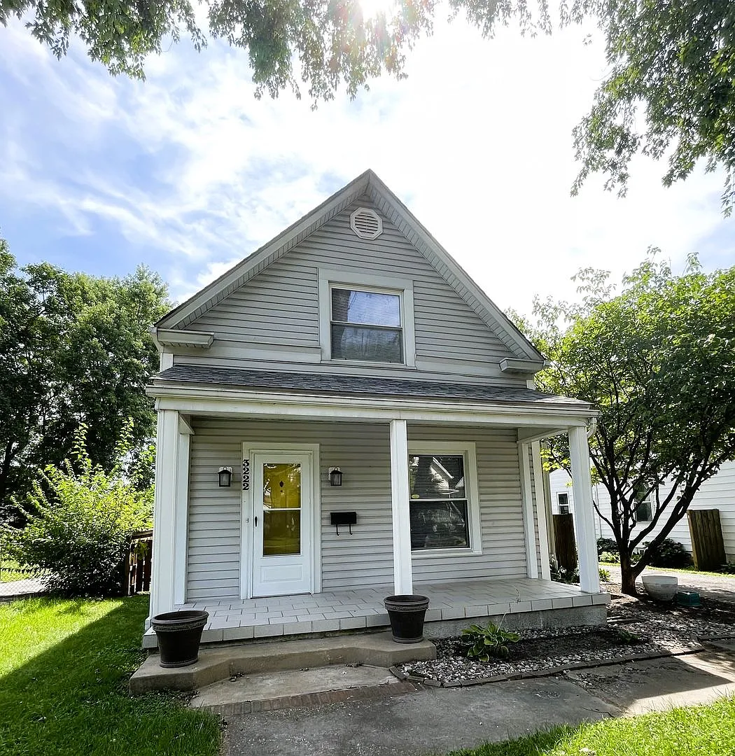 $2125 For Rent - Updated Maplewood Charmer With 2-Car Garage — Photo 1