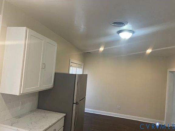 4th image of 3311 Cliff Ave