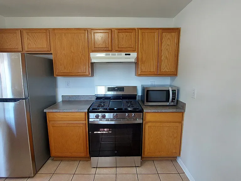 1000 E Commonwealth Ave — Photo 10