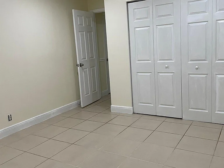 420 NE 44th St #420 — Photo 10