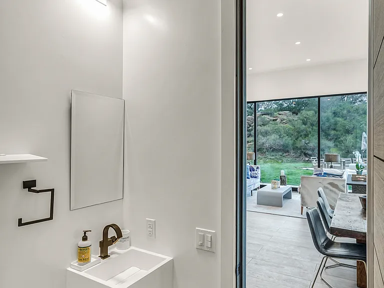6560 Sonoma Mountain Rd — Photo 3