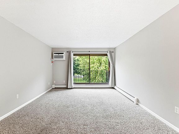 4th image of 3399 Kent St APT 306