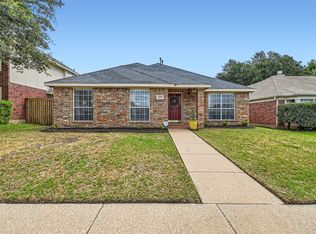 1628 High Pointe Ln, Cedar Hill, TX 75104