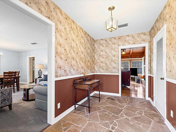 5th image of 3031 Swan Ln