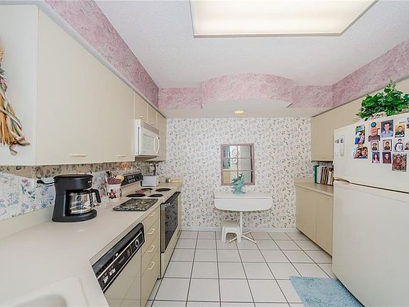 5th image of 5801 Bahia Del Mar Cir APT 409
