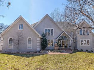 4026 NW Claymont Dr, Kansas City, MO 64116
