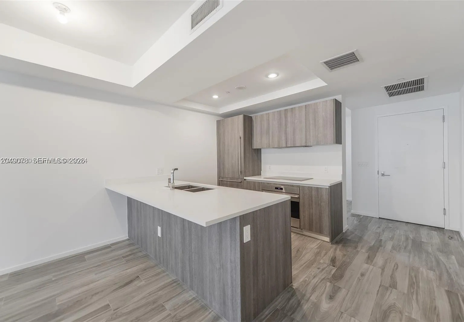 2 bed, 2.5 bath, 1150 sqft, $5,375 — Photo 3