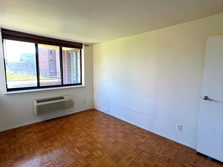 300 Newark St #4C — Photo 10