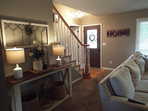 4th image of 557 Golf View Dr