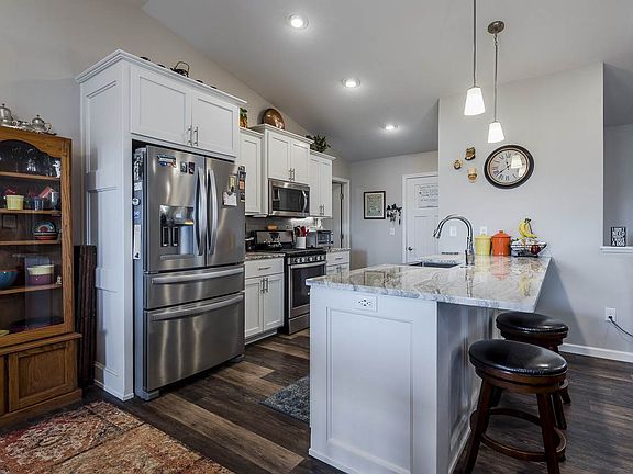 4th image of 8874 Regina Ln