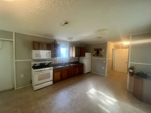 420 W Alabama Ave Photo 1