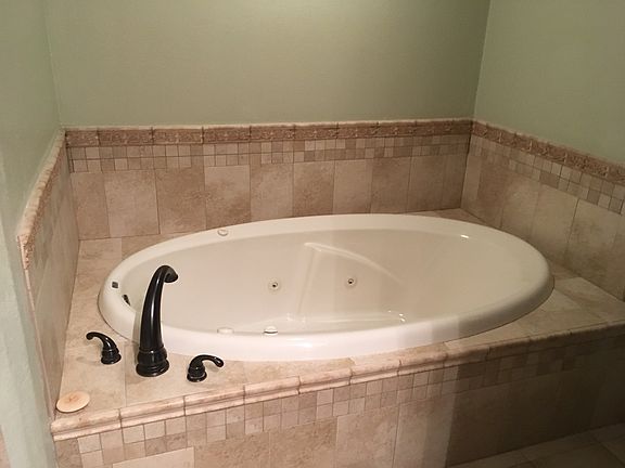 JETTED TUB