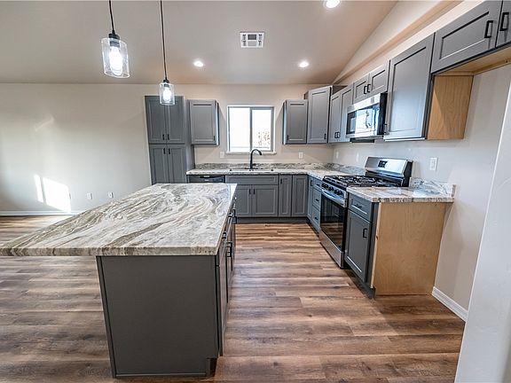 5th image of 3066 E Leroy Avenue