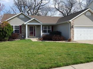 156 Butternut Stage Dr, Saint Peters, MO 63376