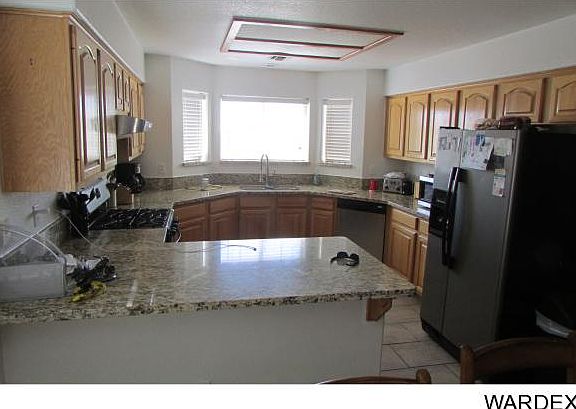 3rd image of 2093 Desert Palms Dr