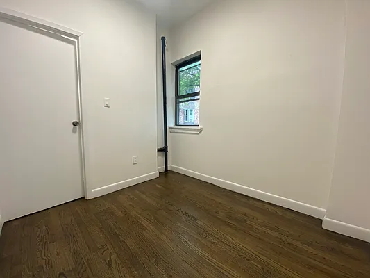 Rented by Bond New York | media 18