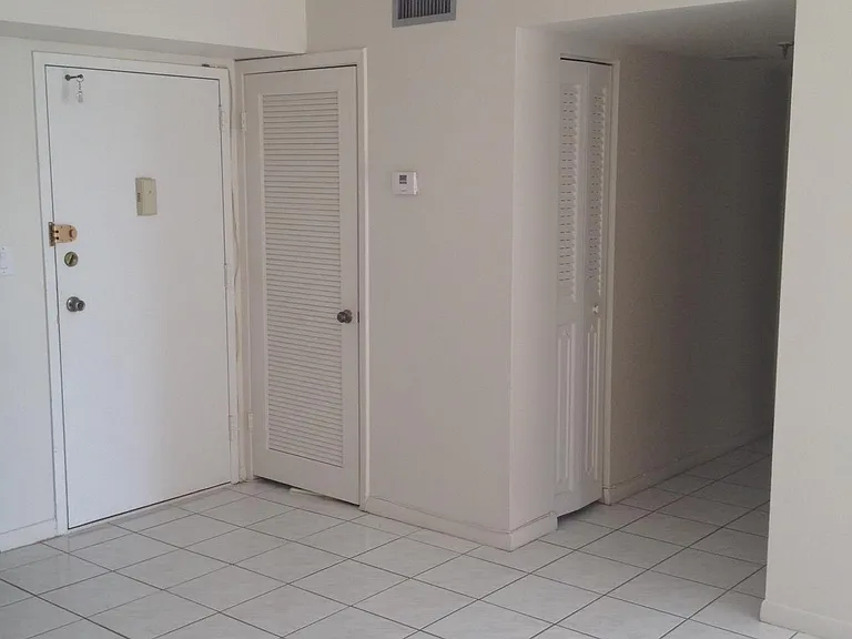 17500 N Bay Rd #508 — Photo 7