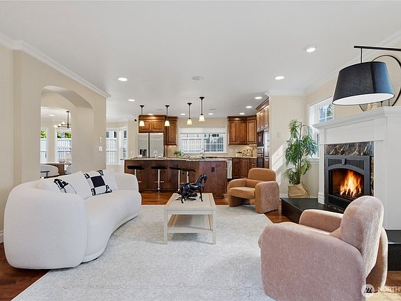 4th image of 12832 NE 70th Place