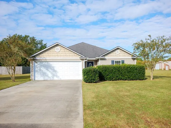 92 Eleanor Pl, Ray City, GA 31645