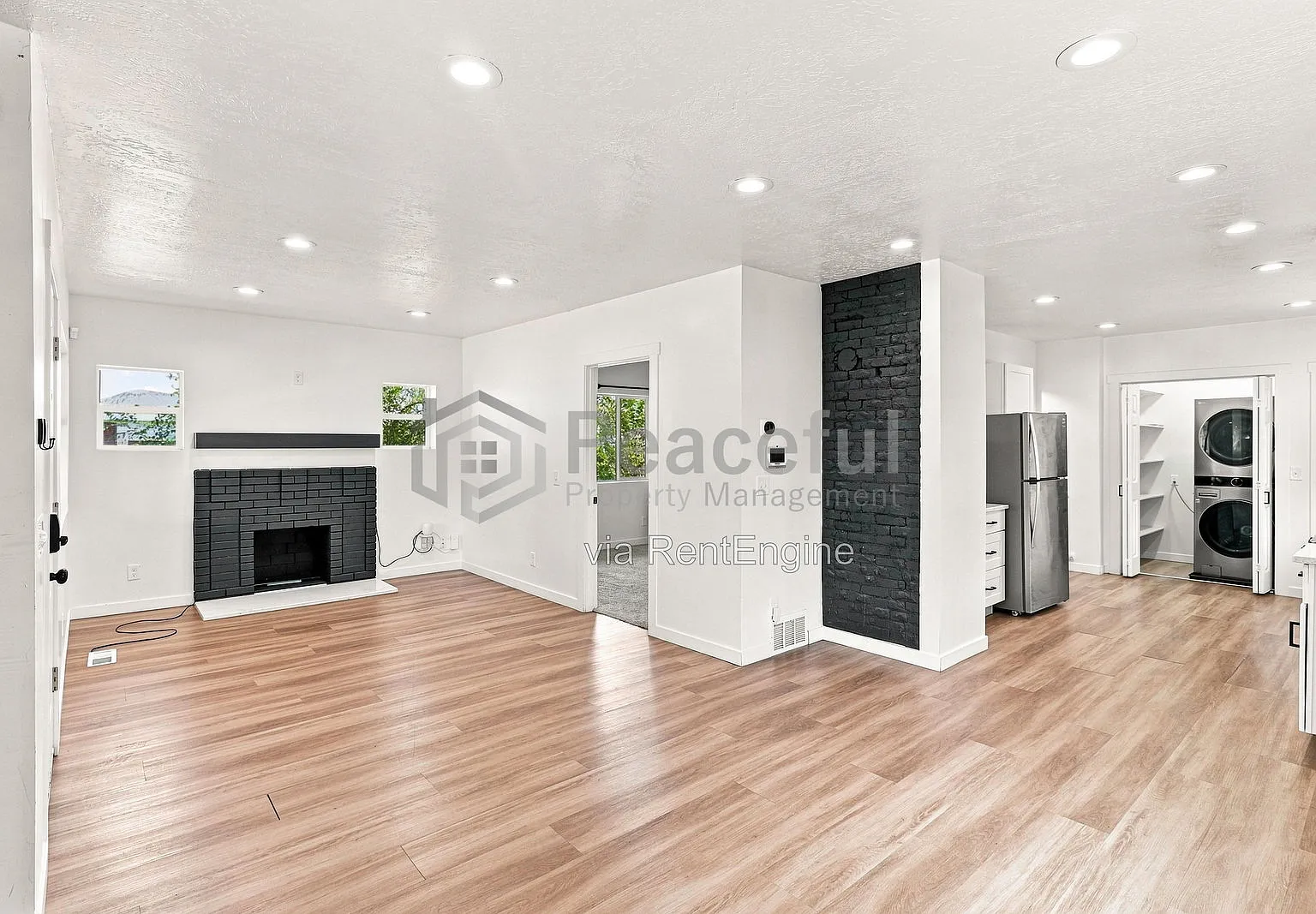 2 bed, 1.0 bath, 988 sqft, $1,800 — Photo 3